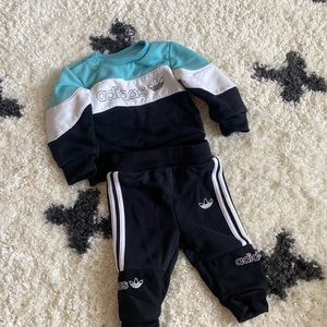 Adidas matching sweat outfit 6-9 months